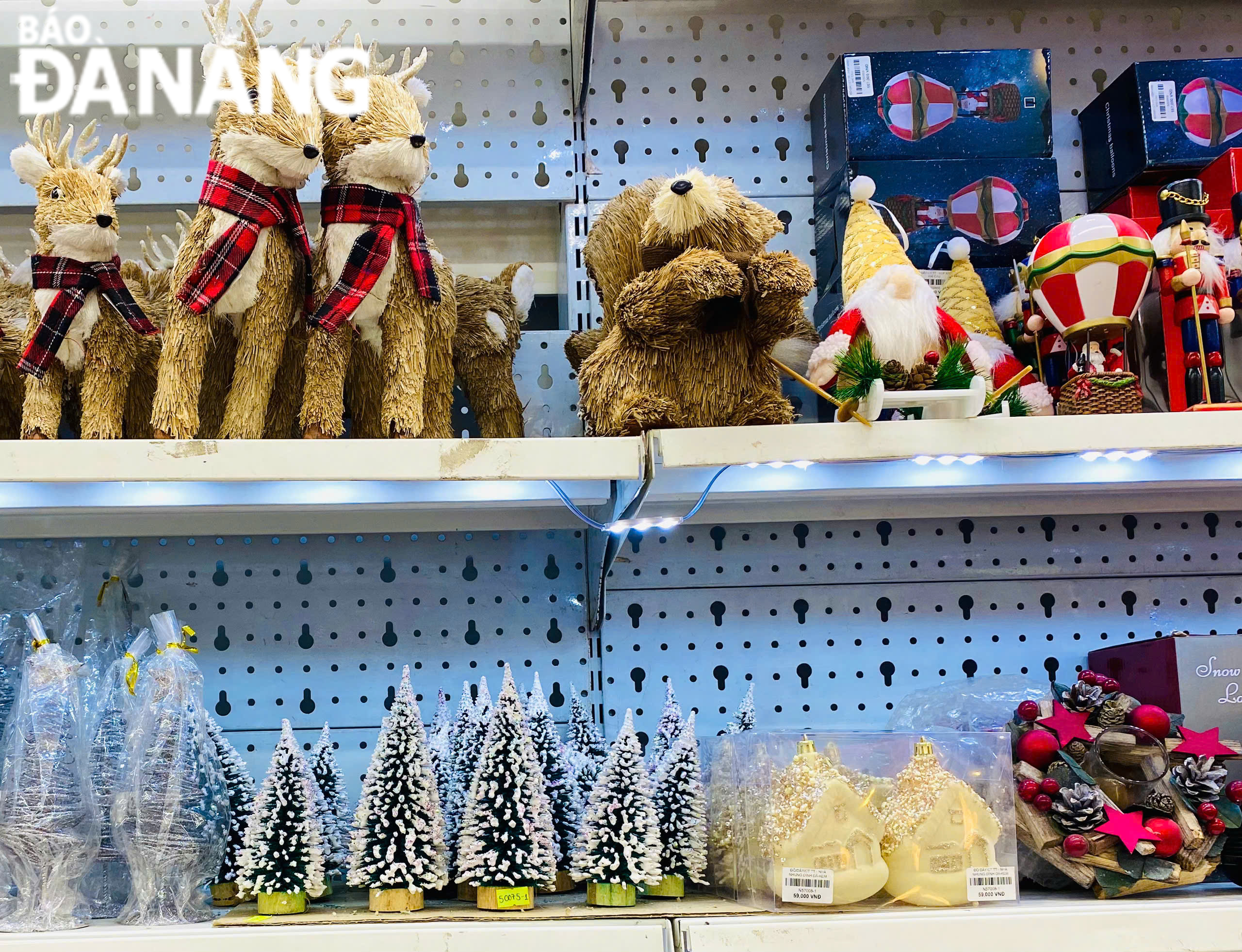 This years Christmas market features many new designs. Photo: MAI LY