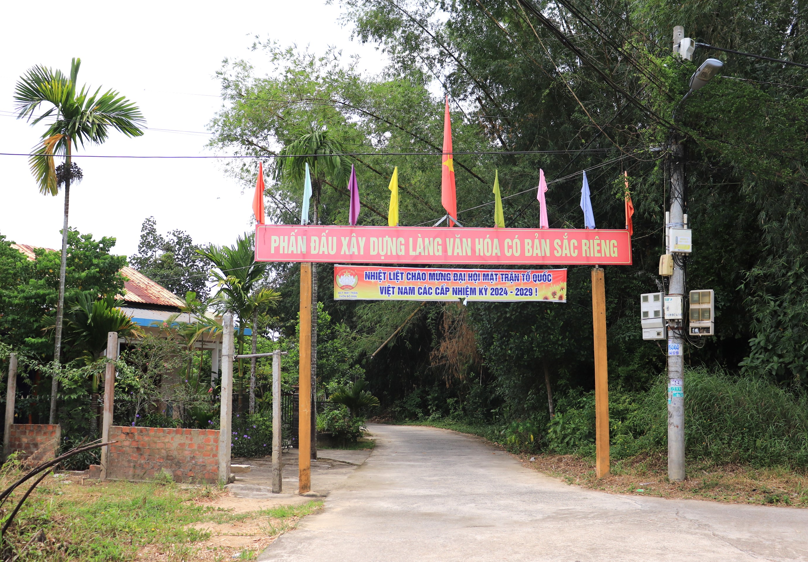 Rural scene in Bo Ban Village, Hoa Phong Commune, Hoa Vang District. This village is part of the project to build a 'typical cultural village' of Hoa Vang District. Photo: DAC MANH