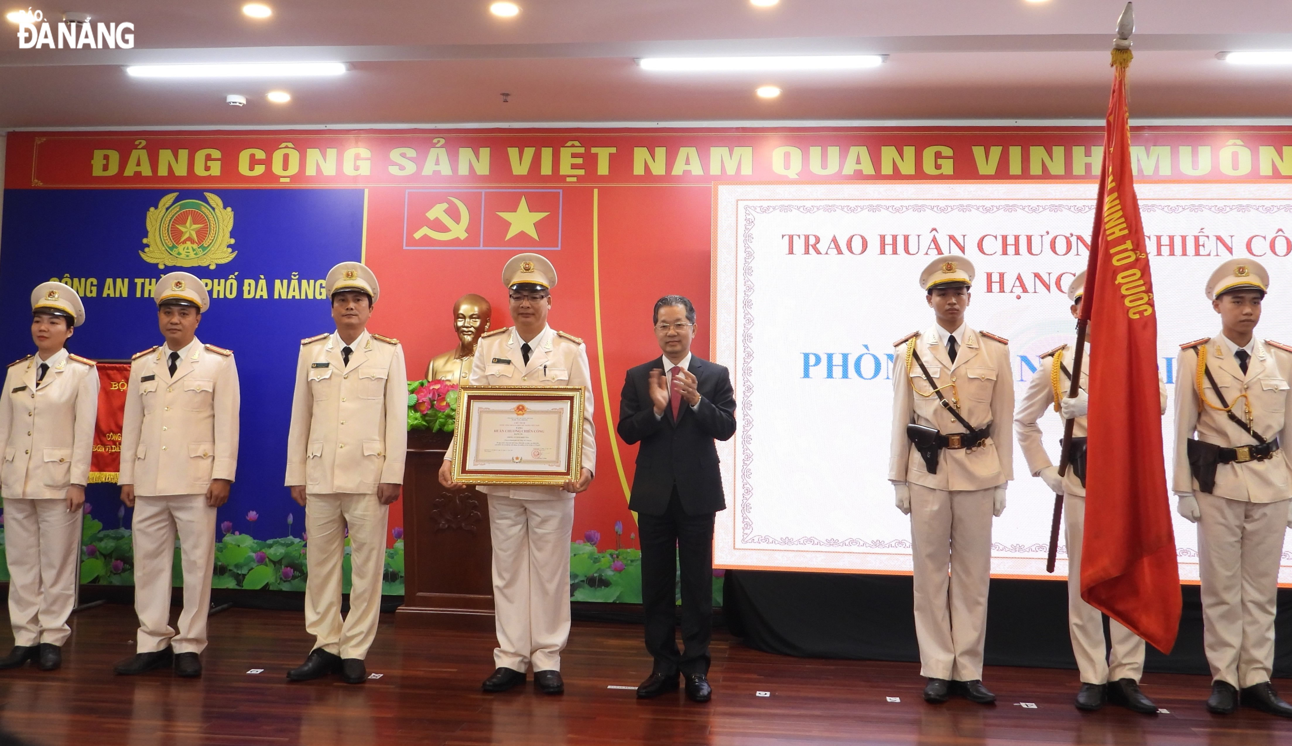 Tiếp tục thể hiện tốt vai trò nòng cốt trong công tác bảo đảm an ninh trật tự, trật tự an toàn xã hội