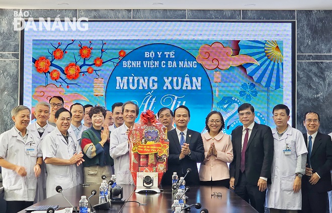 Lãnh đạo thành phố thăm, chúc Tết Nguyên đán Ất Tỵ 2025