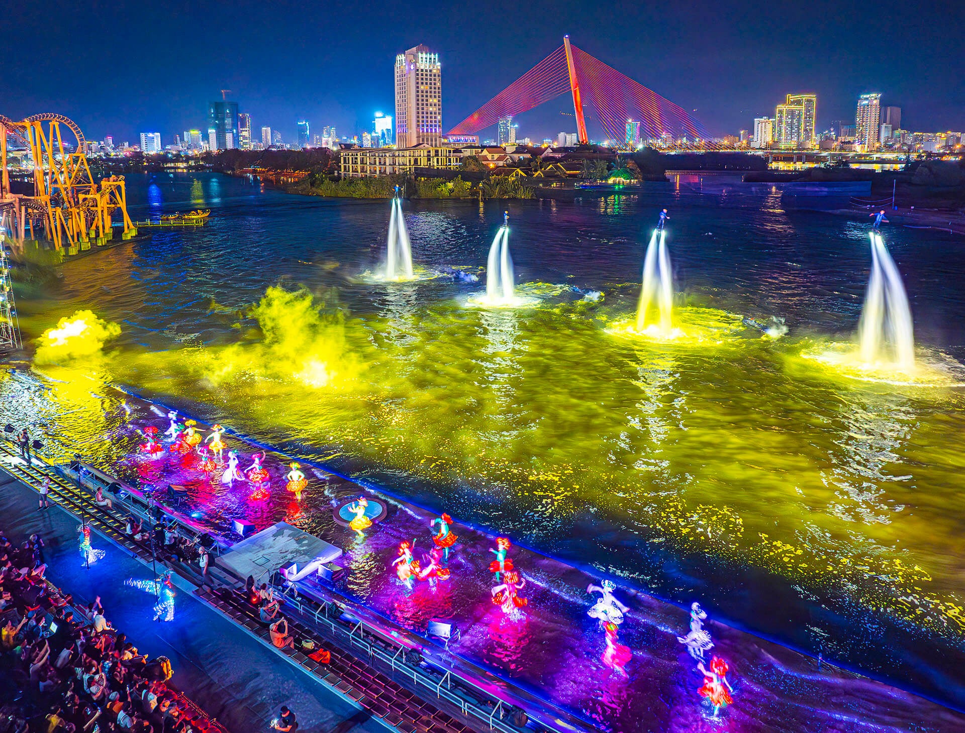  The art programme ‘Symphony by the River 2024’ organized by Sun Group at the Da Nang Downtown entertainment complex. Photo: GIA PHUC