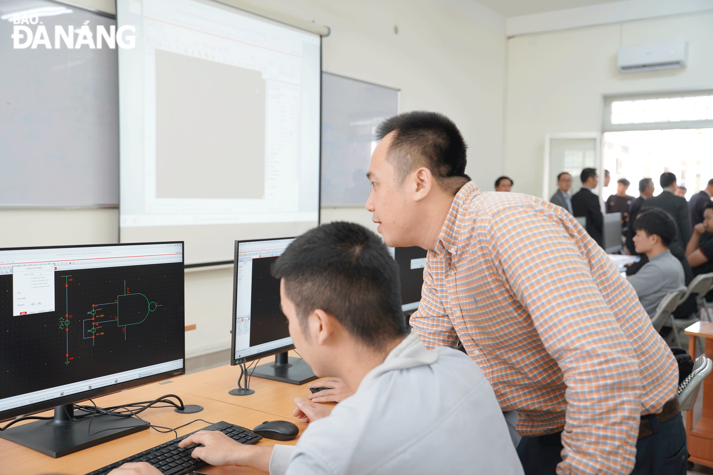 Students of the University of Science and Technology in a class about microchip design. Photo: HOANG NHUNG