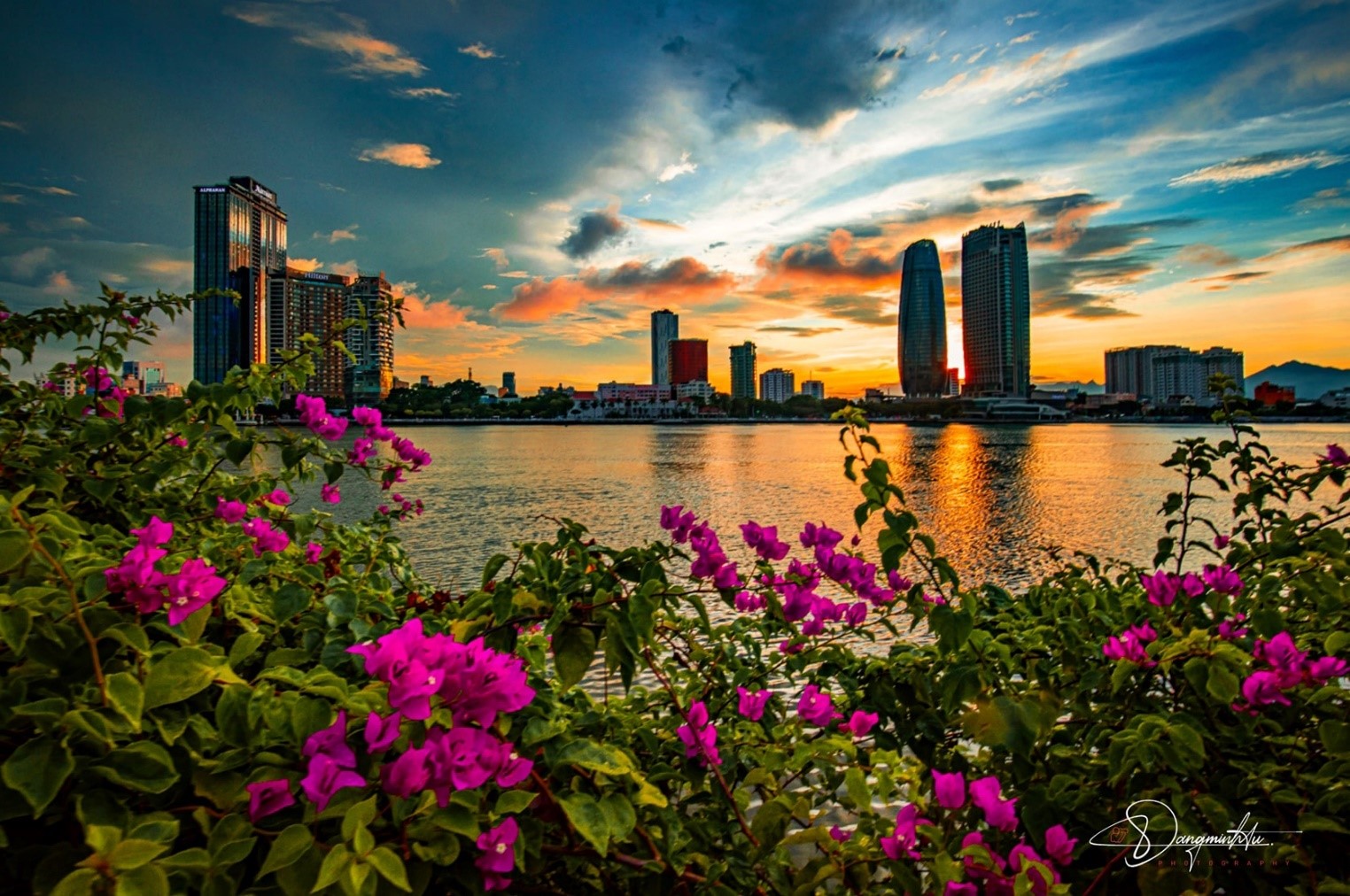 A corner of Da Nang city on the bank of Han River. Photo: DANG MINH TU