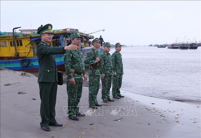 Chỉ huy Trạm kiểm soát Biên phòng cống số 9 quán triệt phương án đấu tranh phòng, chống tội phạm khu vực biên giới biển. 
