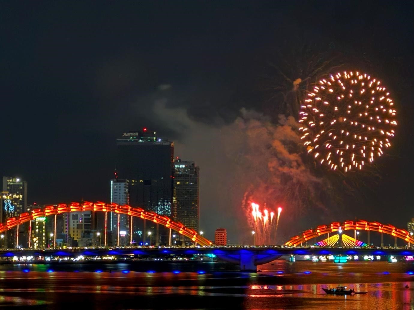 Giá vé pháo hoa Đà Nẵng 2025 chính thức công bố