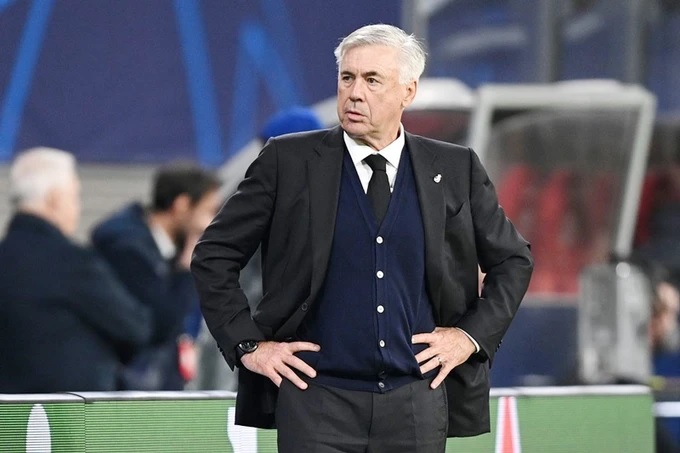 HLV Carlo Ancelotti vẫn chưa thôi lo lắng về các chỗ khuyết quá lớn trong phòng ngự của Real Madrid.Ảnh: S.T