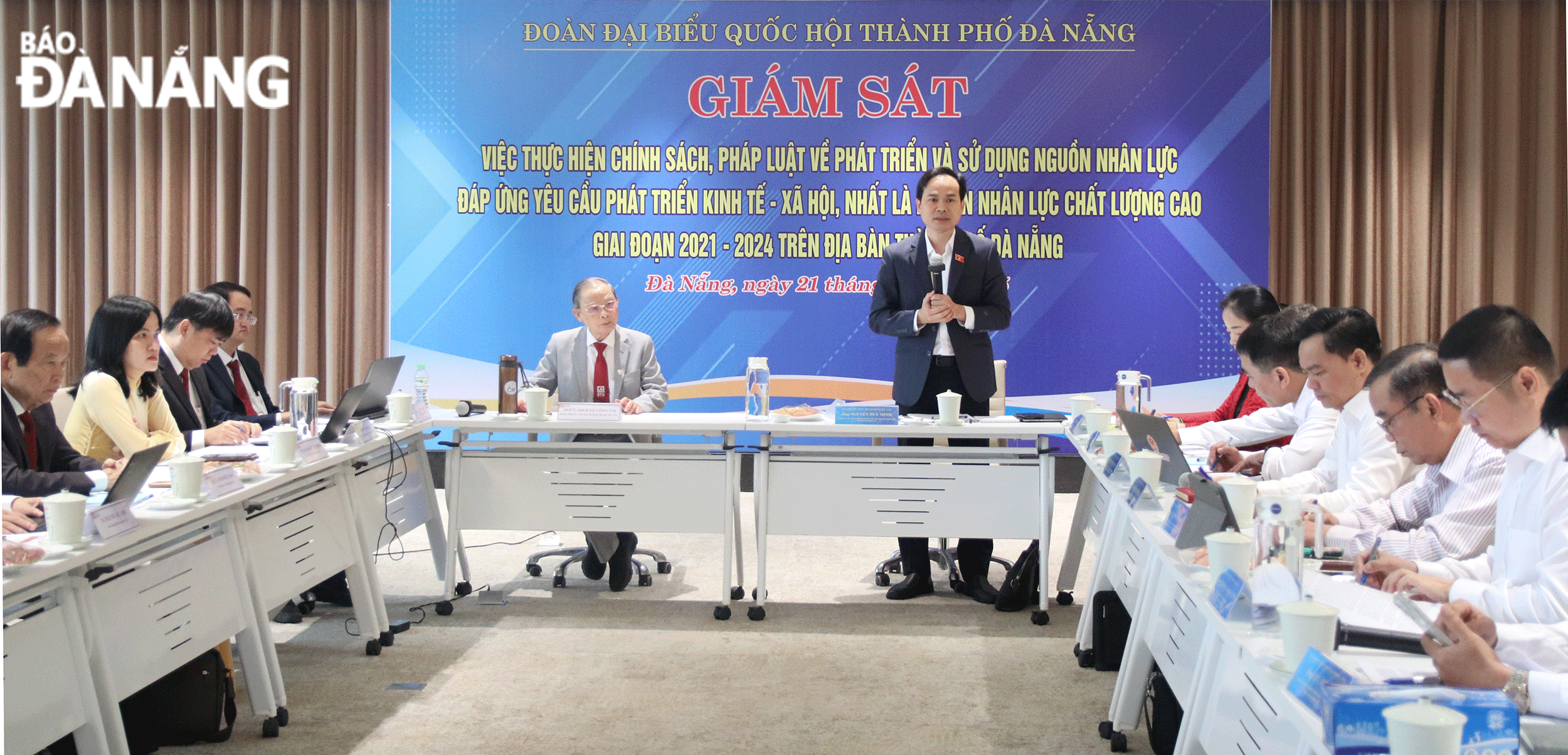 Phó Trưởng đoàn đại biểu Quốc hội thành phố Nguyễn Duy Minh kết luận buổi làm việc. Ảnh: T. HUY