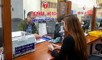 Làm thêm 30 phút ngoài giờ phục vụ người dân