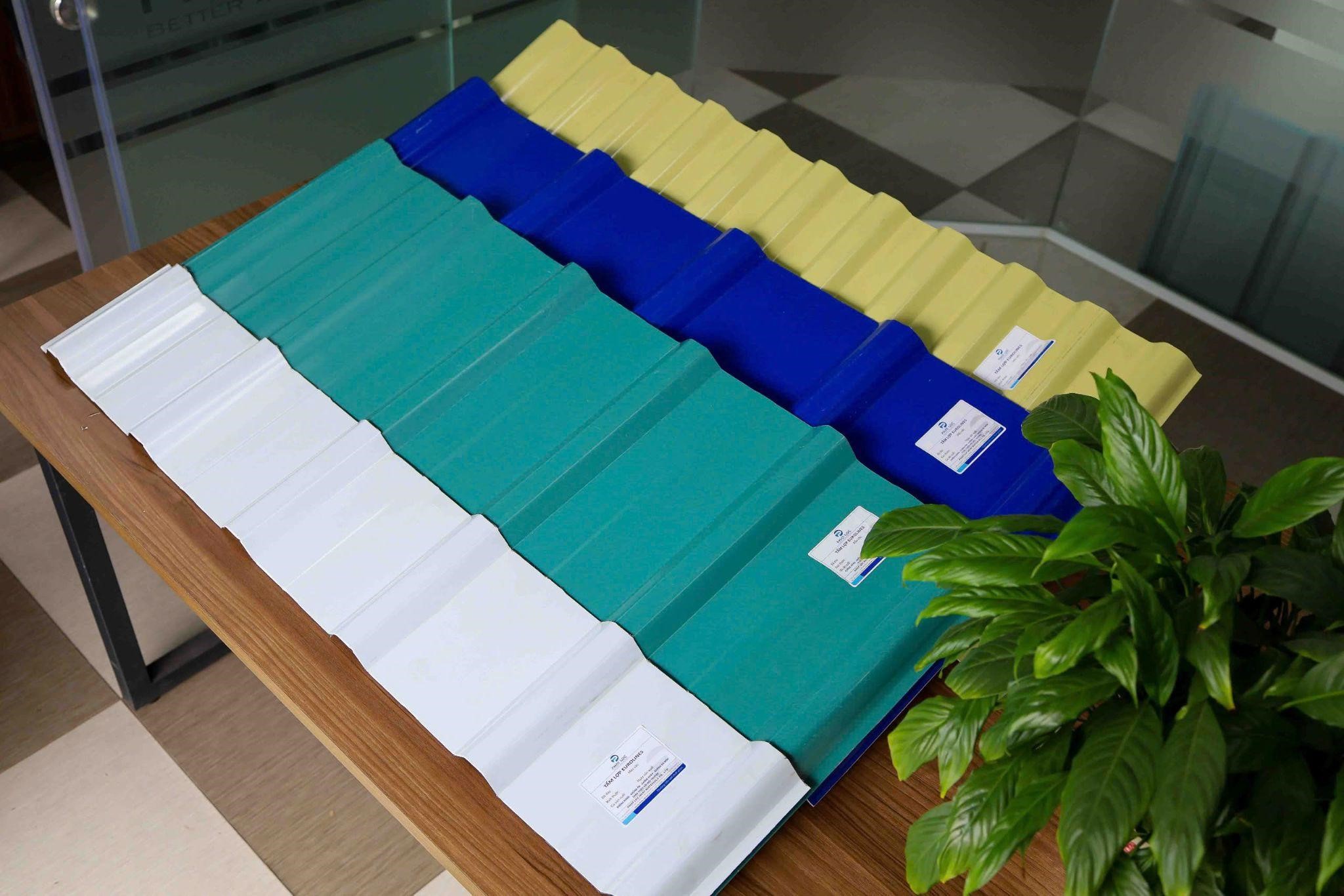 Sản phẩm tôn nhựa PVC/ASA Eurolines.