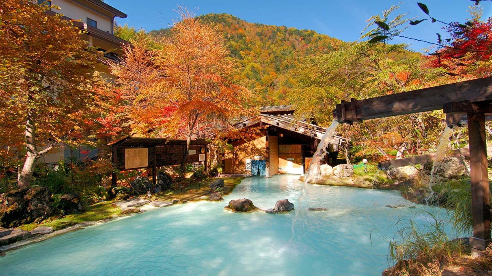 Trải nghiệm tắm suối nước nóng onsen tại Nhật Bản