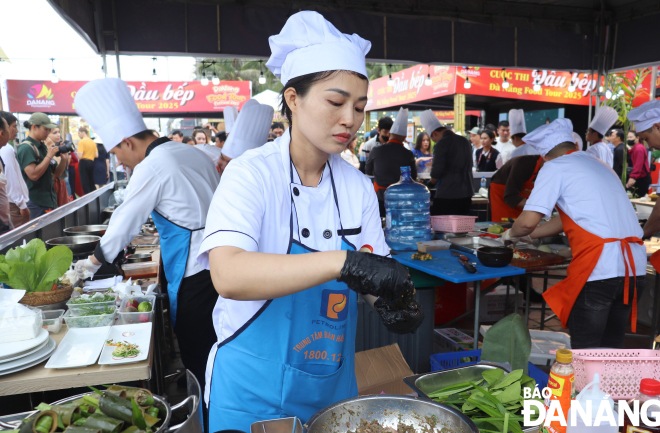 The competition attracts many professional chefs. Photo: NGOC HA