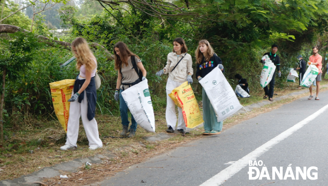 The activity attracts foreign volunteers