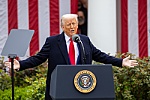 Tổng thống Trump hoãn áp thuế 90 ngày, tăng thuế với Trung Quốc lên 125%