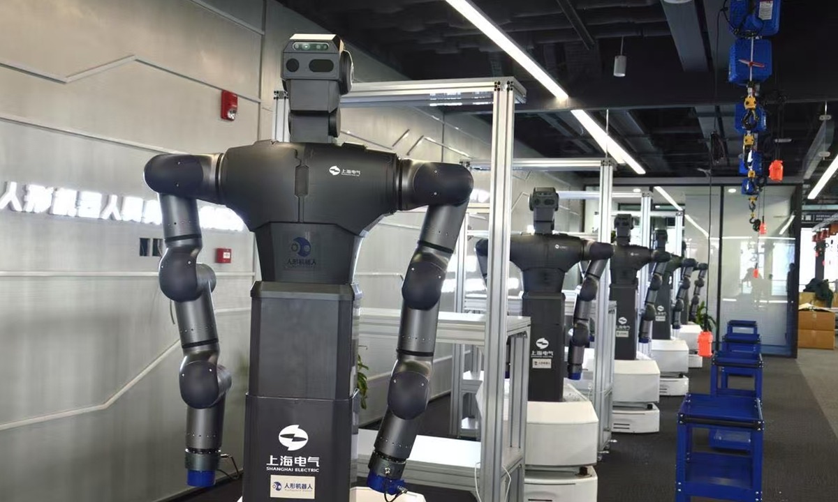 Trung Quốc sắp vận hành 'lò luyện' robot hình người đầu tiên
