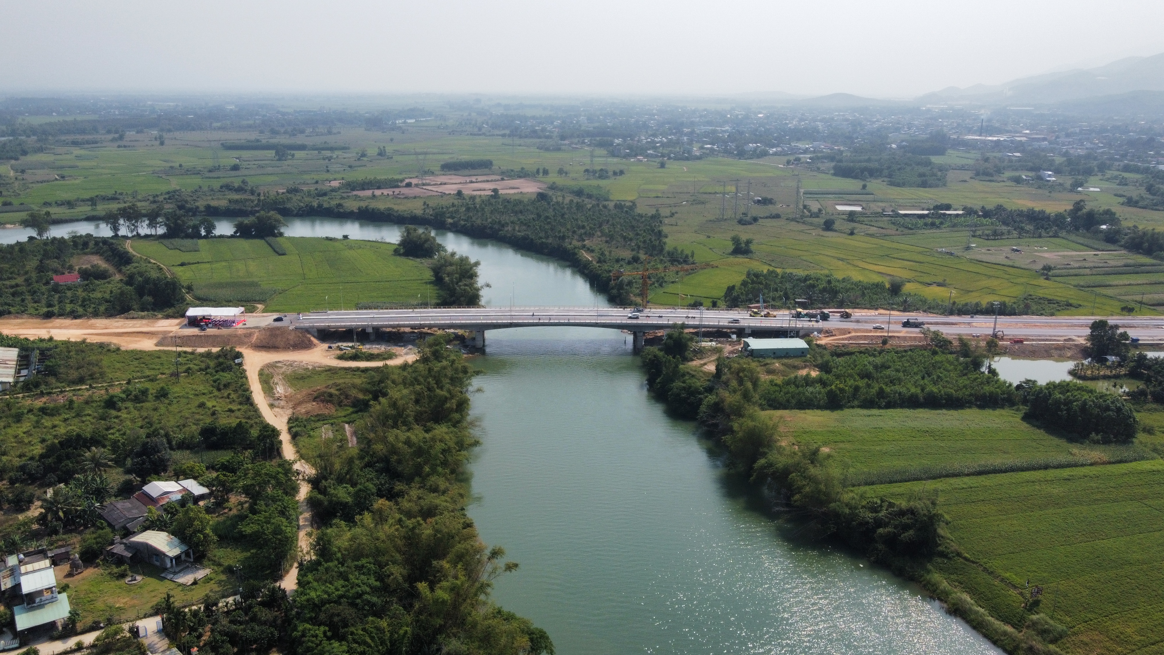 Ý Đảng, lòng dân từ các công trình, dự án