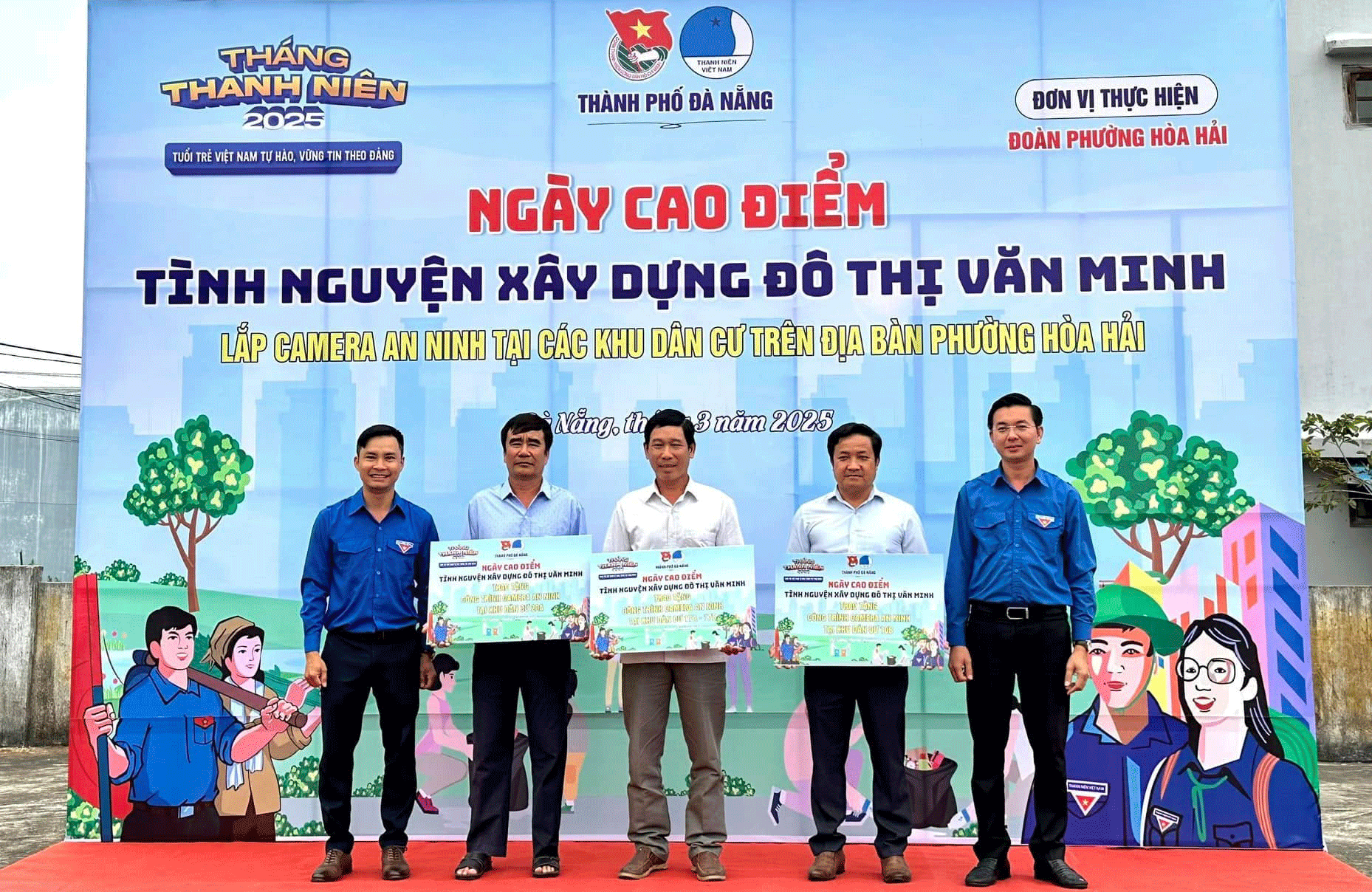 During Youth Month 2025, the Da Nang Youth Union and its chapters across the city carried out many meaningful activities, contributing to beautifying the image of enthusiastic and responsible youth for the community. 
