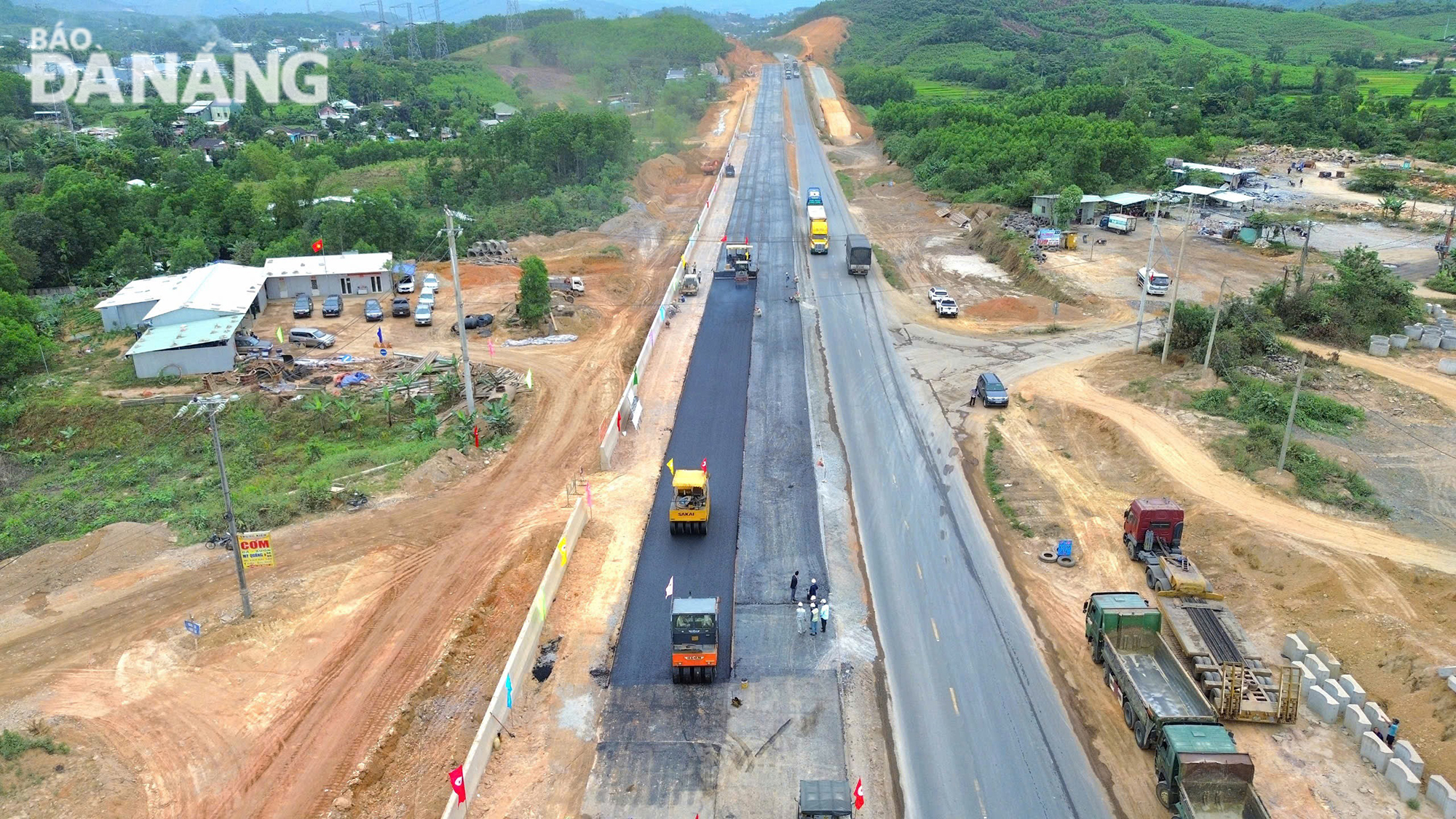 Thi công cao tốc Hòa Liên - Túy Loan. Ảnh: THÀNH LÂN