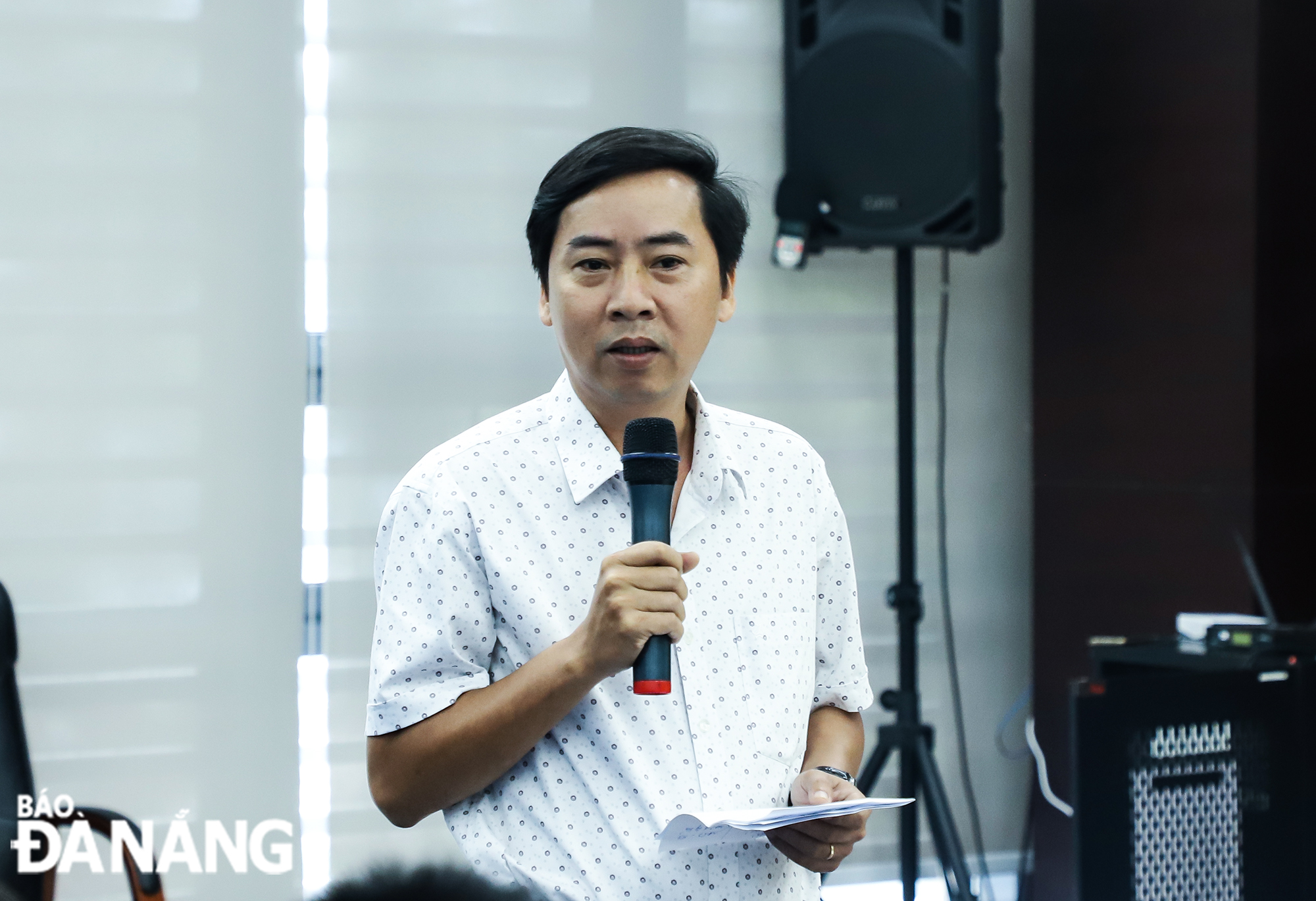 Ông Lê Phú Nguyện trả lời các câu hỏi của báo chí nêu. Ảnh: NGỌC PHÚ