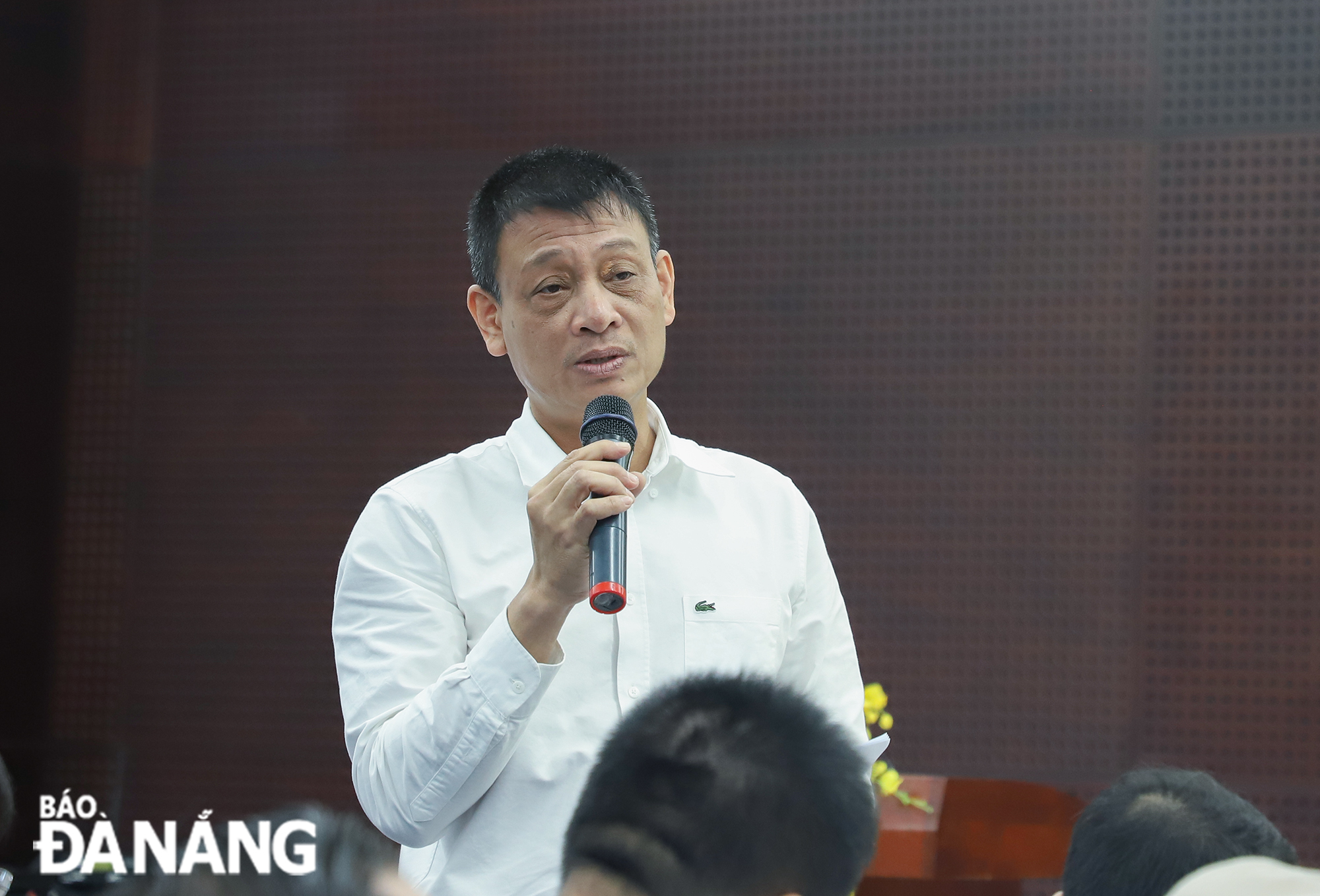 Ông Nguyễn Hà Nam trả lời câu hỏi báo chi nêu. Ảnh: NGỌC PHÚ