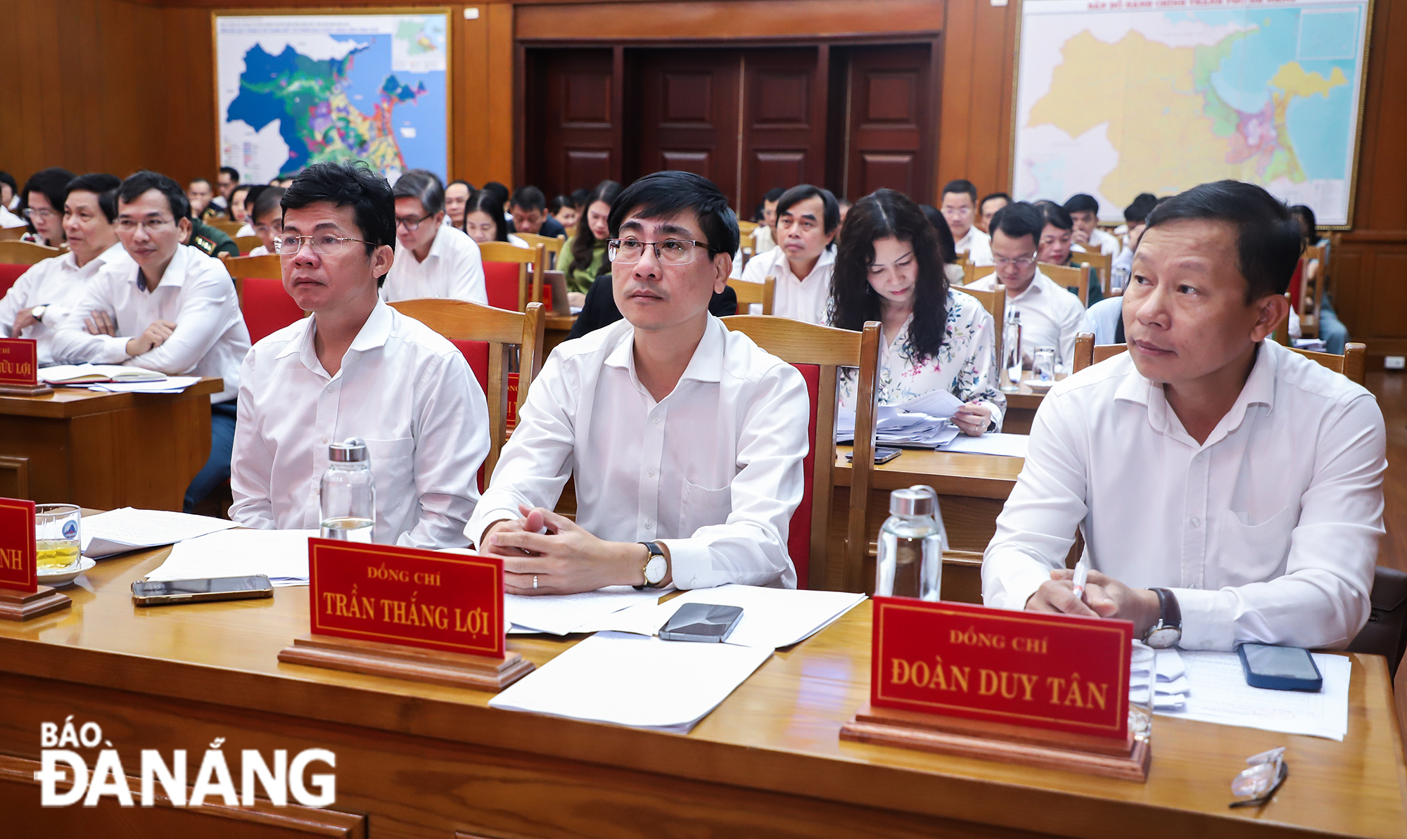Các đại biểu dự hội nghị. Ảnh: NGỌC PHÚ